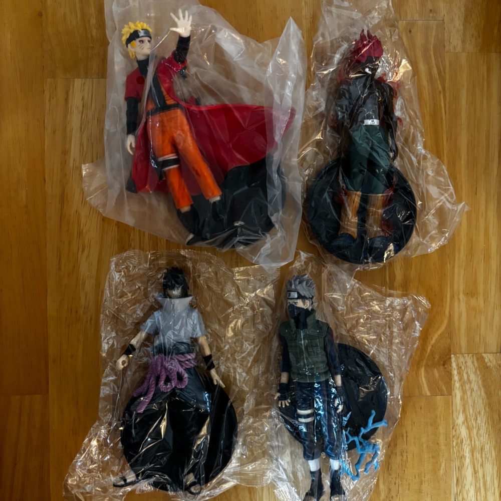 NEW Naruto Collectors Figures